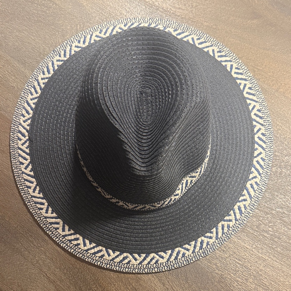 Do Everything in Love Black and Tan Patterned Hat
